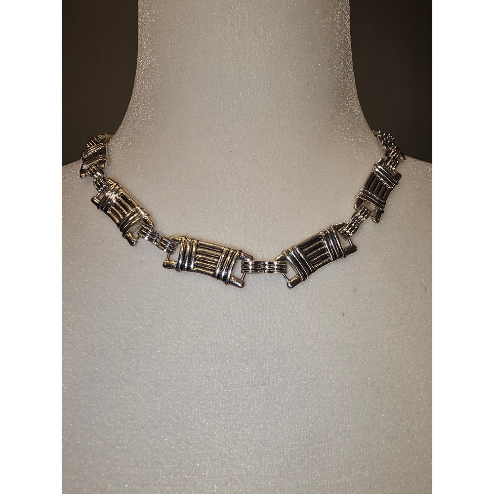 Premier Designs Silver Tone Ribbed Link Necklace